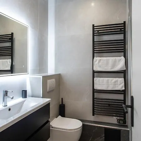 L4 Staywizus - 2bdr Des Postes Central, Massena Ac 2balconies Apartman *
