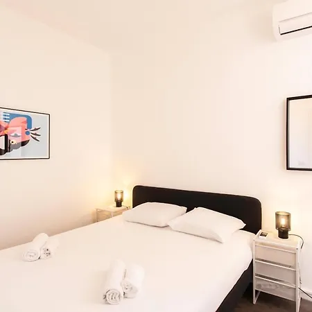 L4 Fayad 2bdr Des Postes Central, Massena Ac 2balconies 아파트 니스