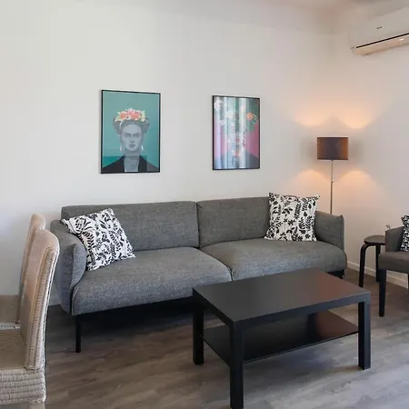 L4 Fayad 2bdr Des Postes Central, Massena Ac 2balconies 아파트 니스