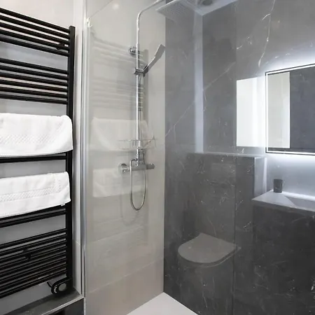 L4 Fayad 2bdr Des Postes Central, Massena Ac 2balconies Lejlighed *