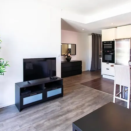 Lejlighed L4 Fayad 2bdr Des Postes Central, Massena Ac 2balconies