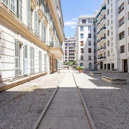 L4 Fayad 2bdr Des Postes Central, Massena Ac 2balconies Nice