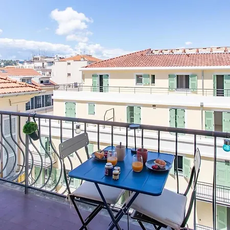 L4 Fayad 2bdr Des Postes Central, Massena Ac 2balconies 아파트