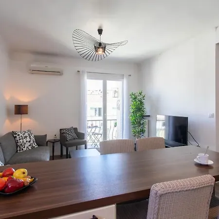 L4 Fayad 2bdr Des Postes Central, Massena Ac 2balconies *